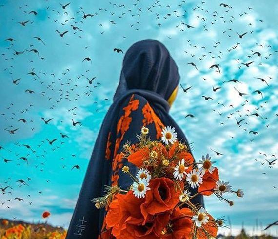 عکس دختر در شب طبیعی