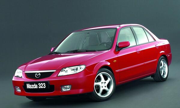 عکس ماشین mazda 323