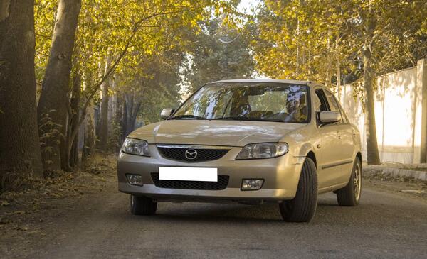 عکس ماشین mazda 323