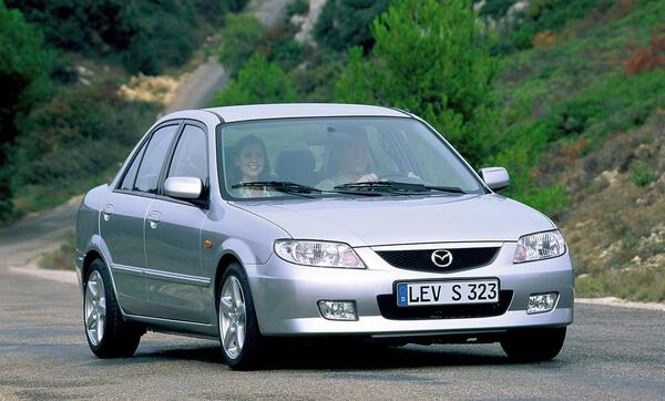عکس ماشین mazda 323