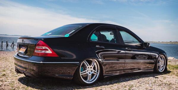 عکس ماشین بنز کلاس c c240
