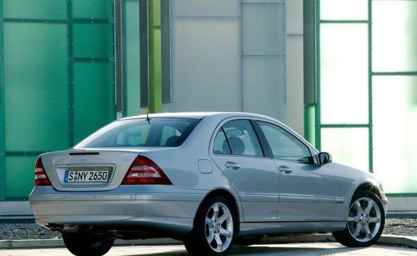عکس ماشین بنز کلاس c c240