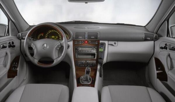 عکس ماشین بنز کلاس c c240