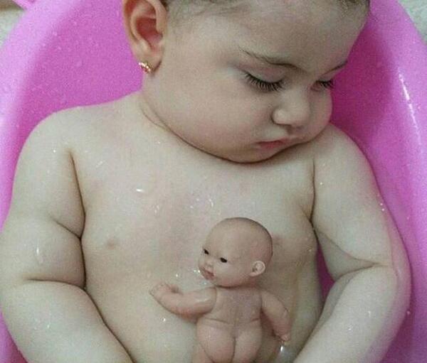 عکس نوزاد حمام