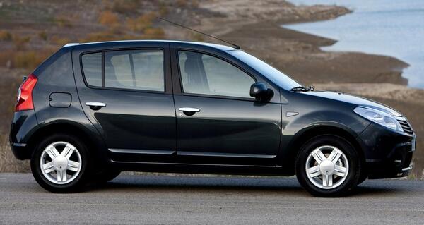 عکس ماشین renault sandero