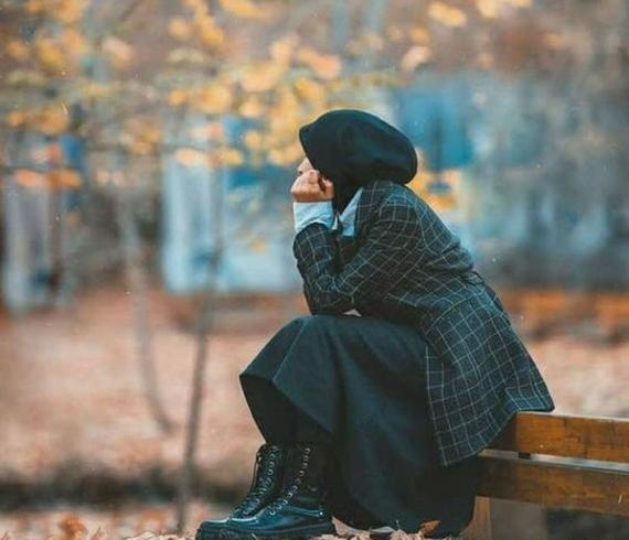 عکس دختر در زمستان از پشت سر
