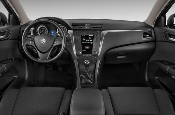عکس ماشین suzuki kizashi