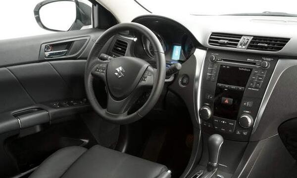 عکس ماشین suzuki kizashi