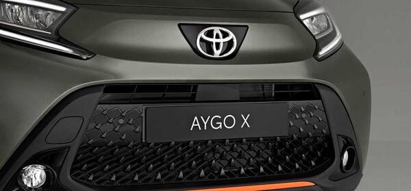 عکس ماشین تویوتا آیگو 1 لیتر