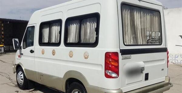 عکس ماشین ایویکو ون آراد (a36)