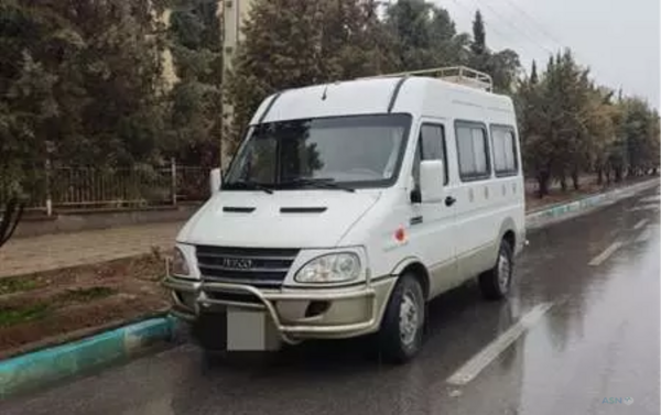 عکس ماشین ایویکو ون آراد (a36)