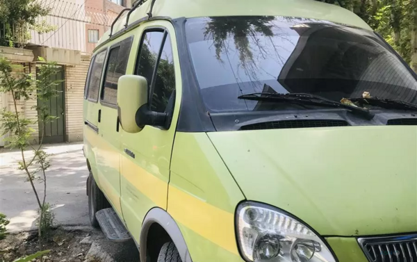 عکس ماشین ایویکو ون آراد (a36)