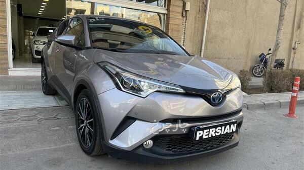 عکس ماشین تویوتا c-hr تمام چرخ محرک