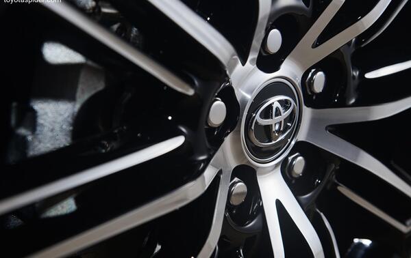 عکس ماشین toyota