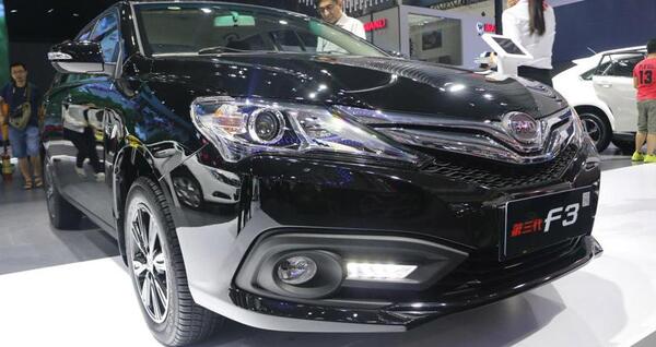 عکس ماشین بی وای دی f3 دنده ای