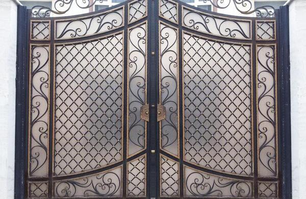 عکس رنگ در حیاط
