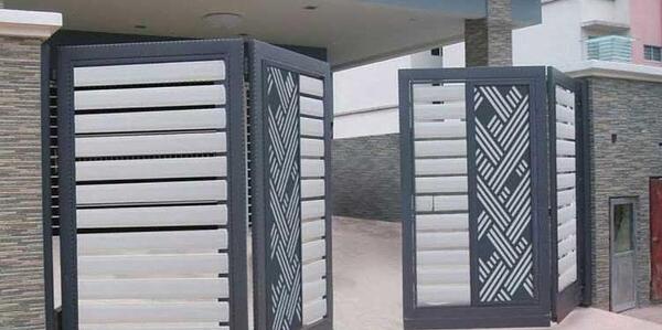 عکس رنگ در حیاط
