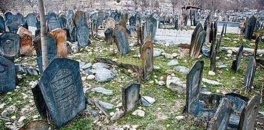 عکس ترسناک ترین قبرستان دنیا