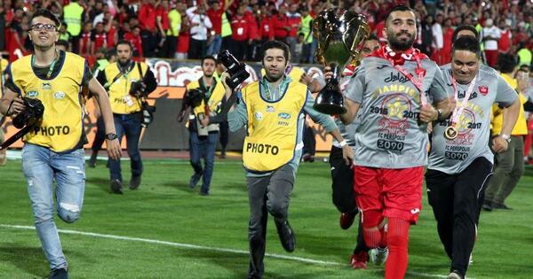 عکس مهدی طارمی در جشن قهرمانی پرسپولیس