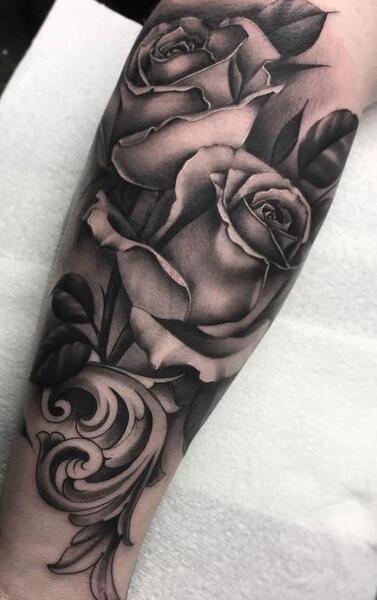 عکس تاتو روی دست گل
