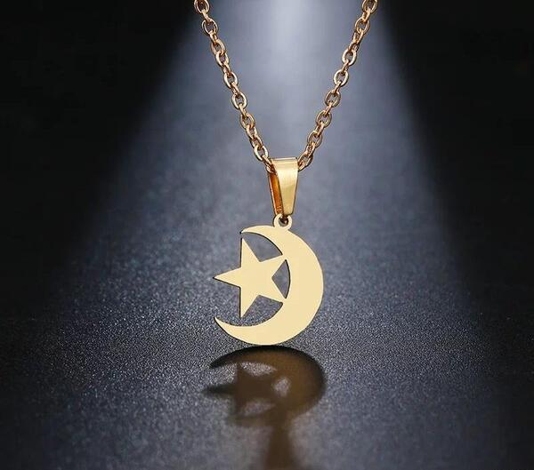 عکس گردنبند ماه
