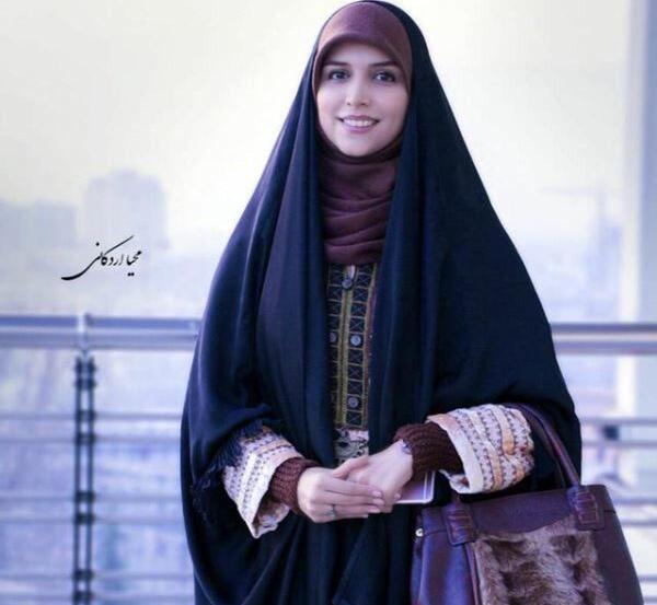 عکس مجری زن با حجاب
