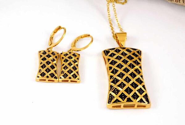 عکس گردنبند و گوشواره دخترانه