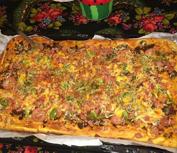 عکس پیتزا شب یلدا