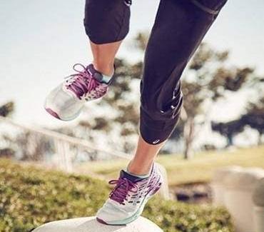 عکس کفش والیبال دخترانه