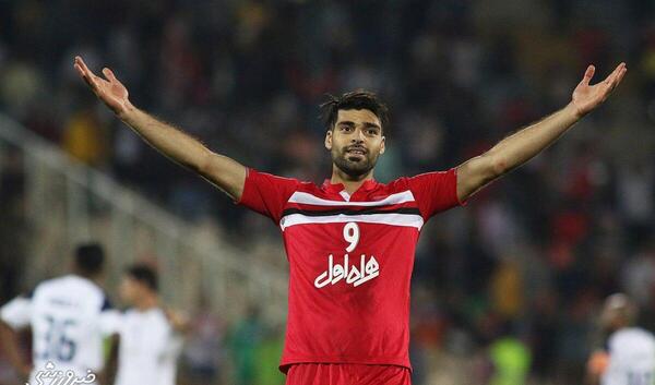 عکس مهدی طارمی با لباس پرسپولیس