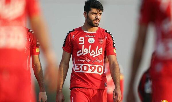 عکس مهدی طارمی با لباس پرسپولیس