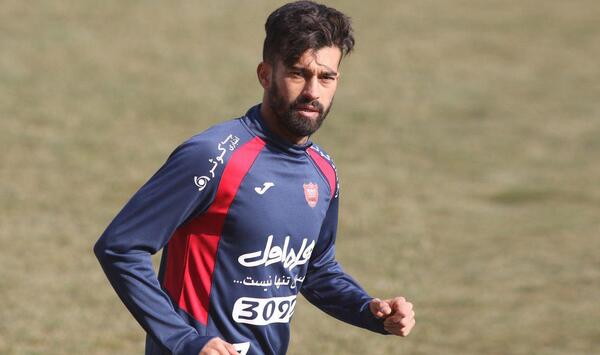 عکس مهدی طارمی با لباس پرسپولیس