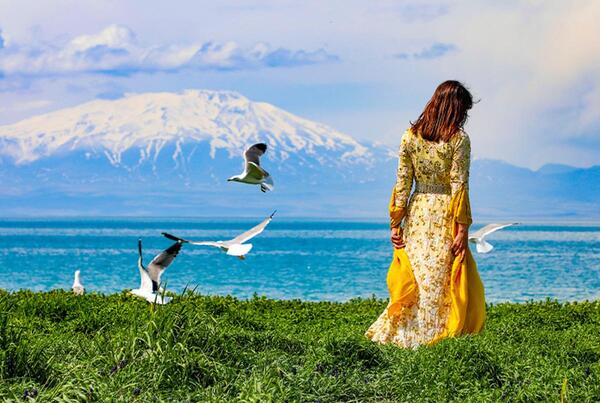 عکس روسری روی لباس کردی