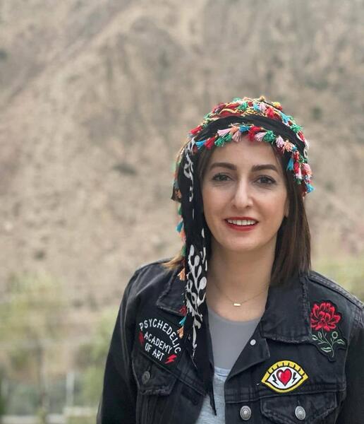 عکس روسری روی لباس کردی