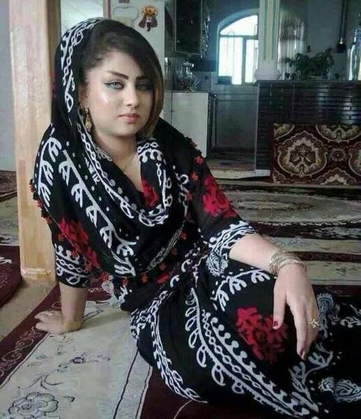 عکس روسری روی لباس کردی