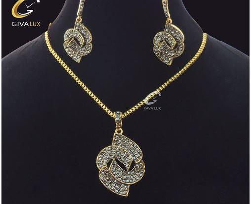 عکس گردنبند آویز طلا