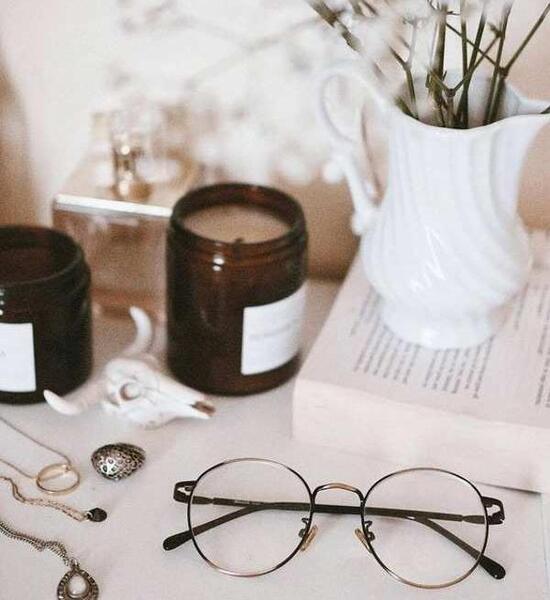 عکس پروفایل عینک و گل