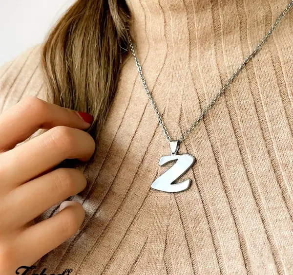 عکس گردنبند حرف z