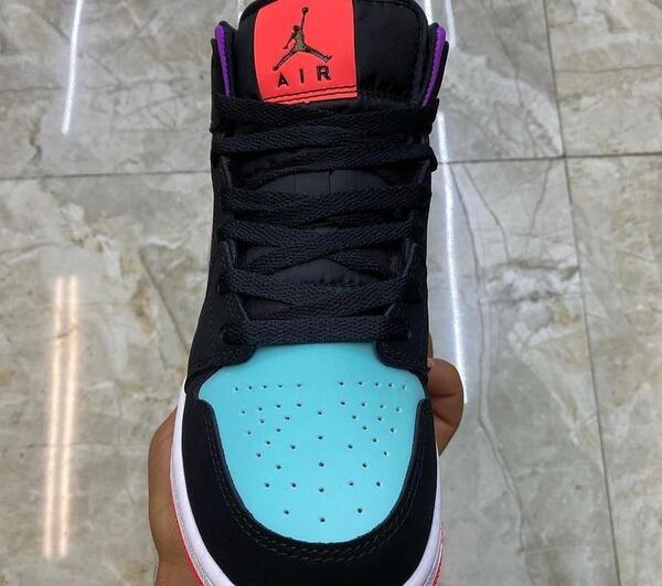 عکس کفش دخترانه جردن