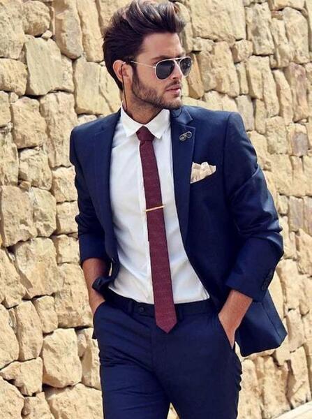 ژست عکس کت و شلوار
