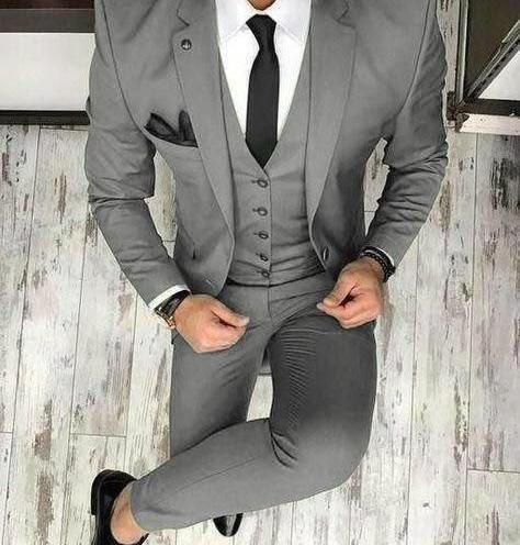 ژست عکس کت و شلوار