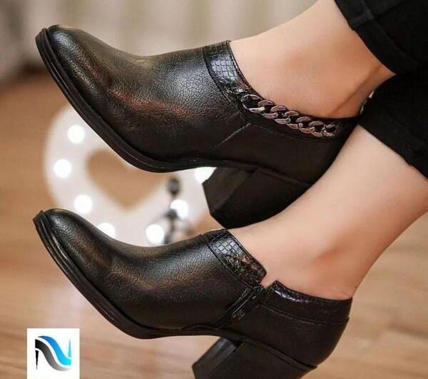 عکس کفش دخترانه چرم