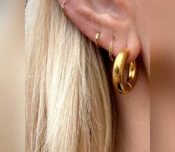 عکس گوشواره حلقه ای در گوش