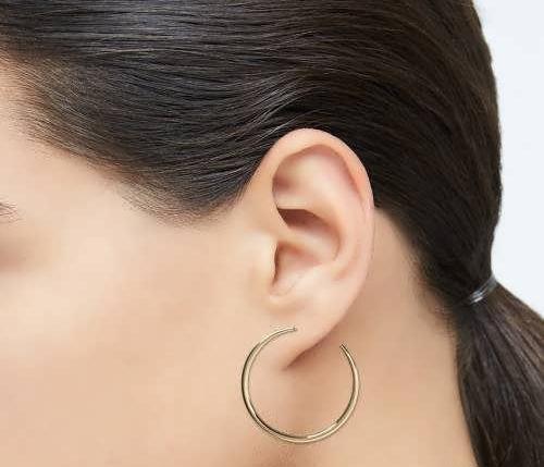 عکس گوشواره حلقه ای در گوش