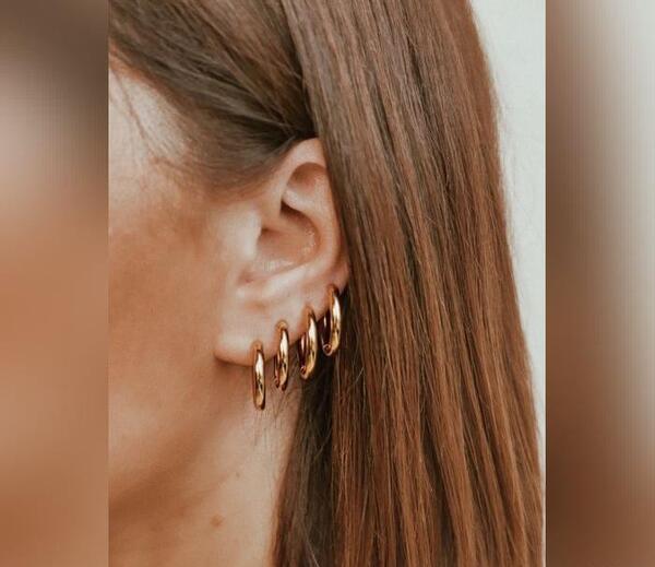 عکس گوشواره حلقه ای در گوش