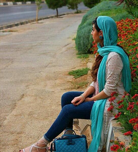 عکس شال فیروزه ای