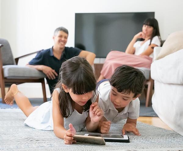 عکس کودک زیبا به انگلیسی