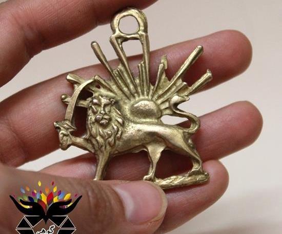 عکس گردنبند شیر