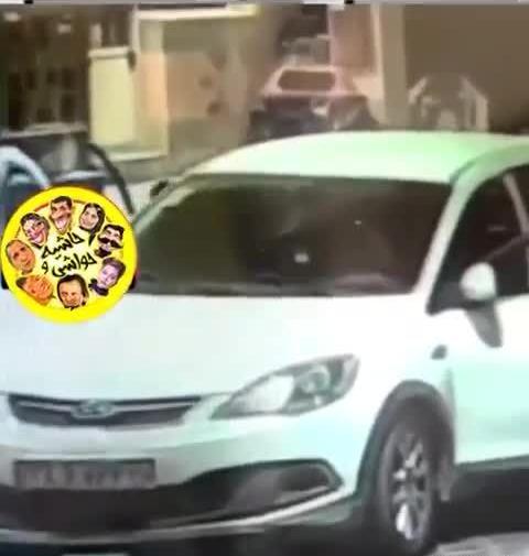 عکس مجری اعجوبه ها و خانواده اش