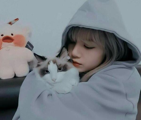 عکس لیسا با گوشی